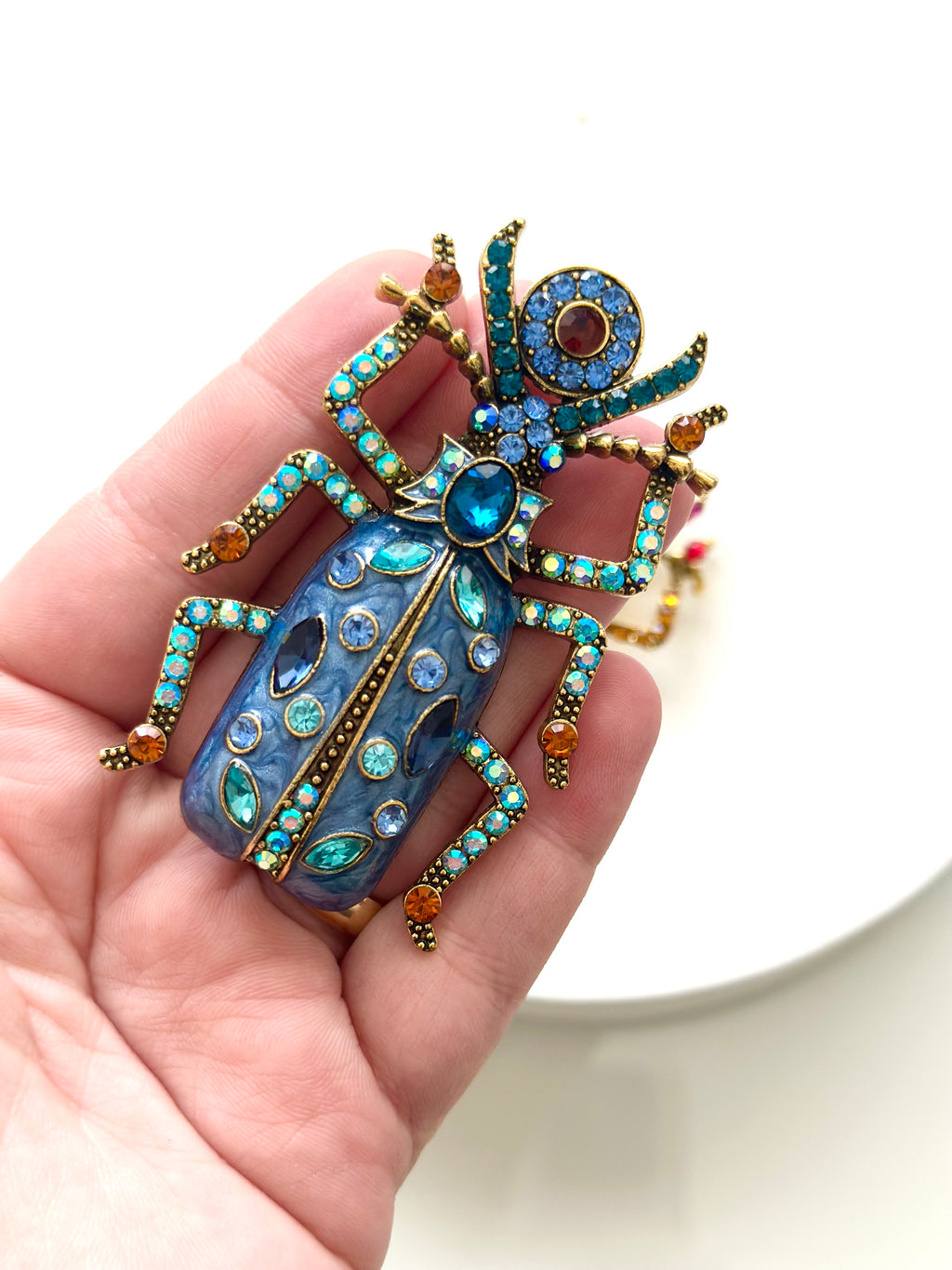 Statement pin