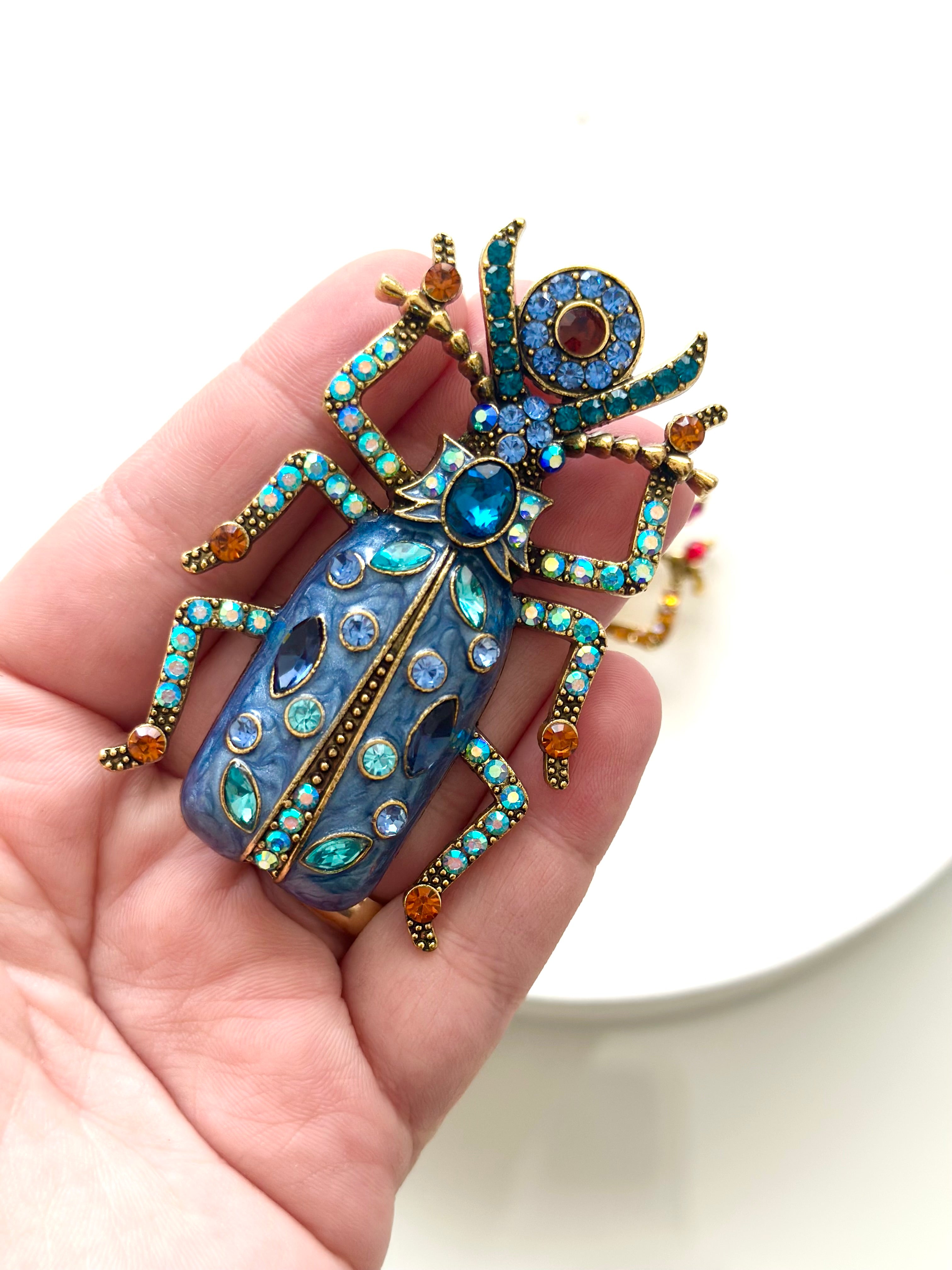 Statement pin