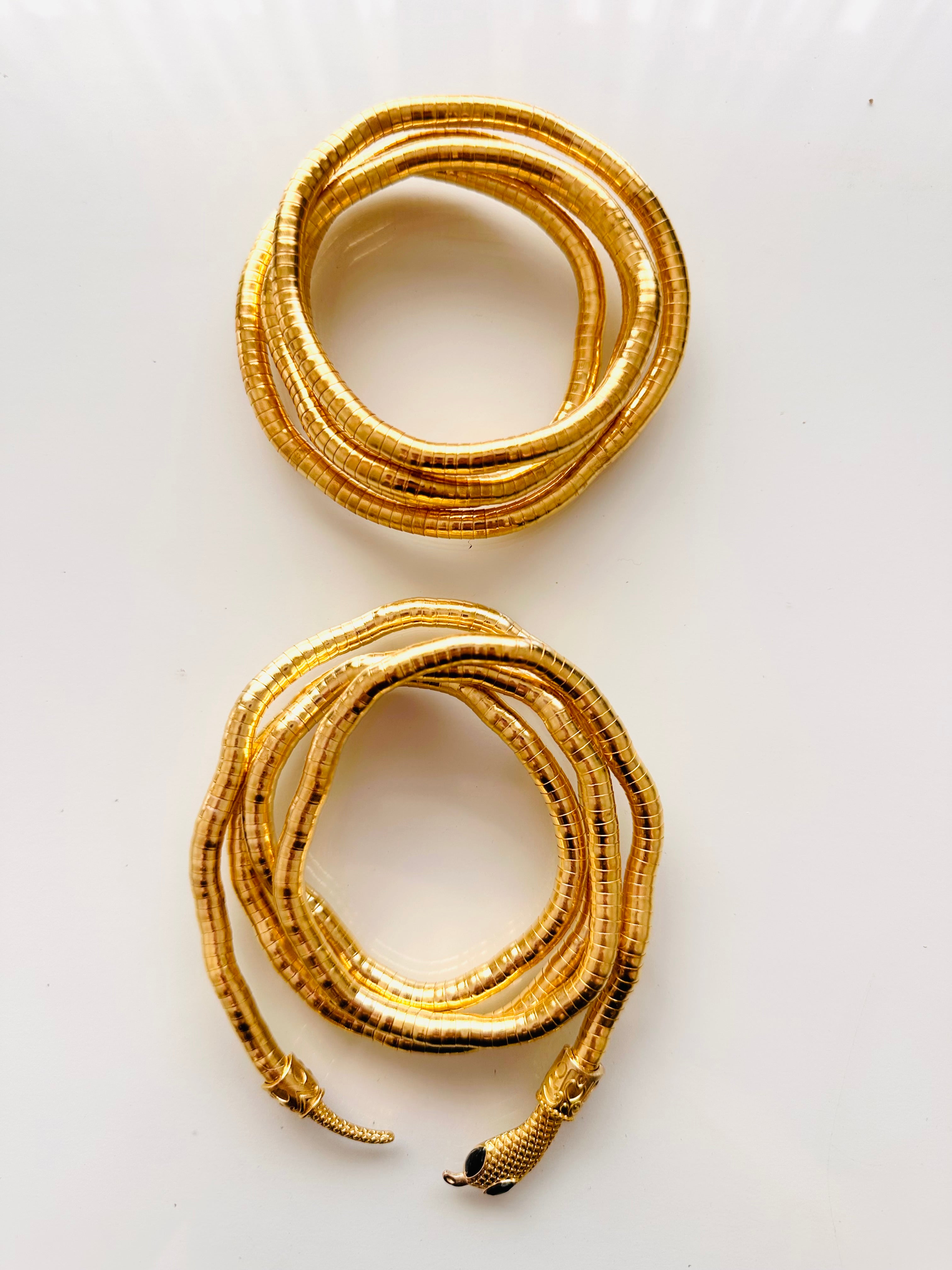 Snake cravat