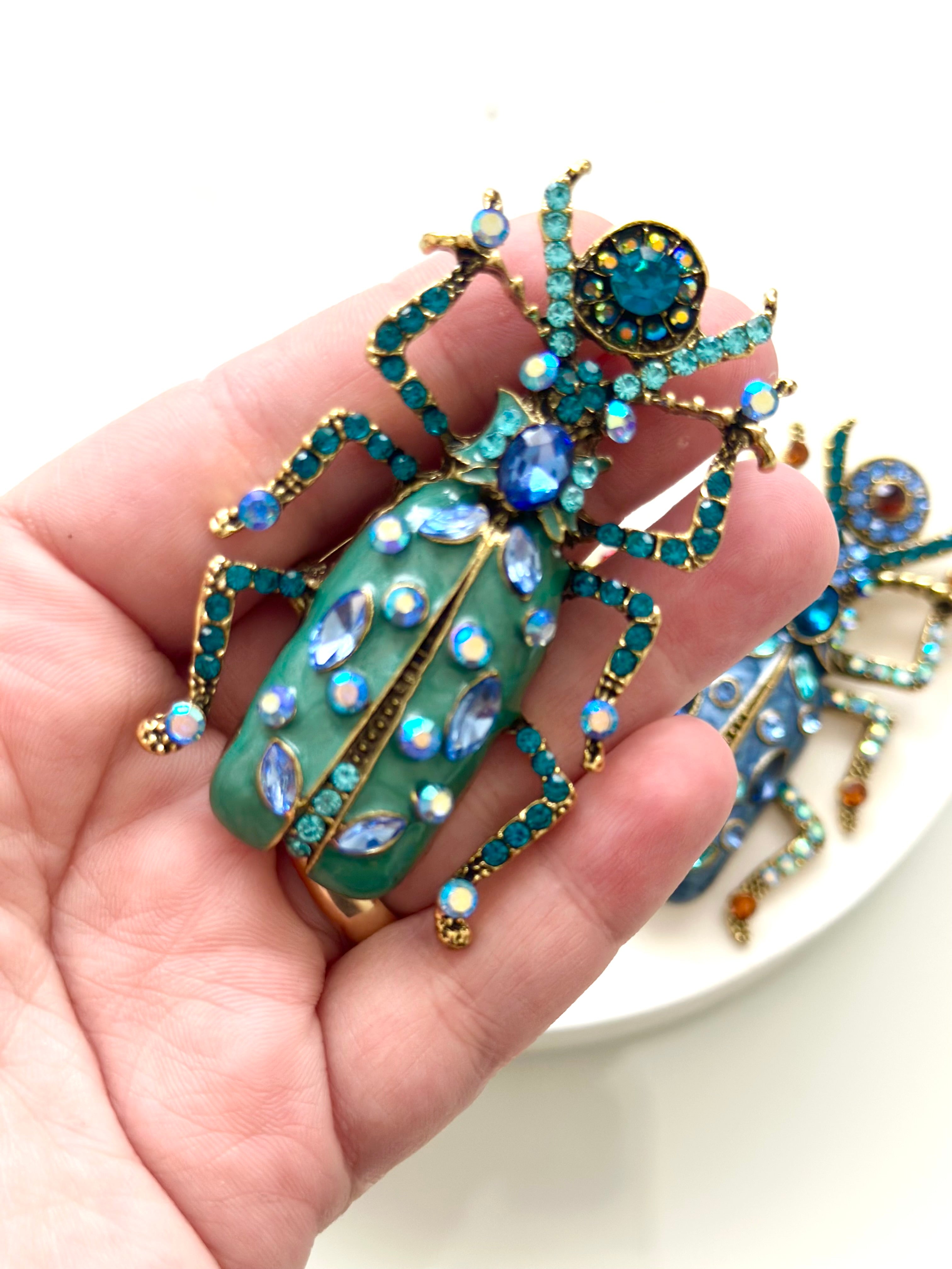 Statement pin