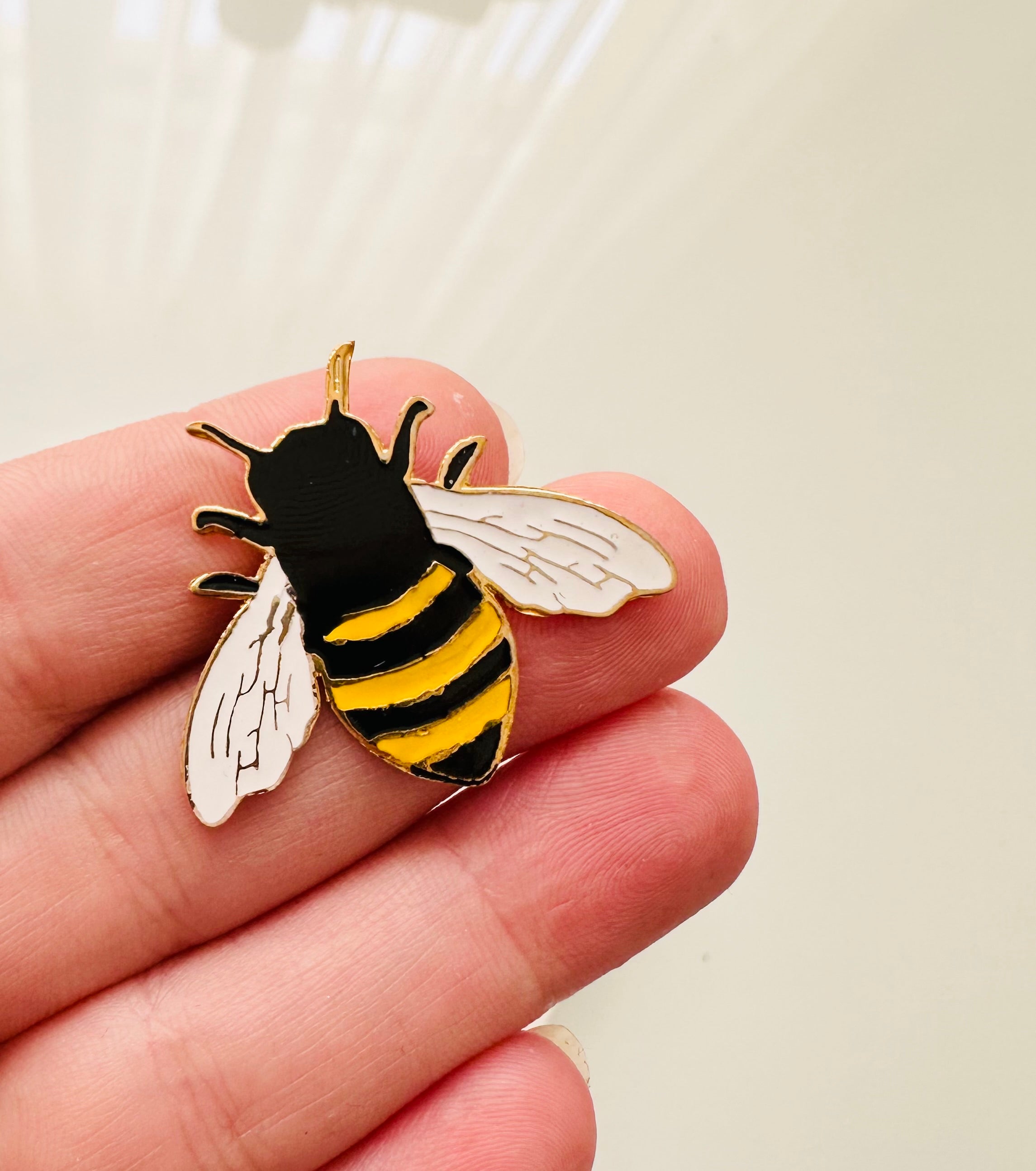 Y bee