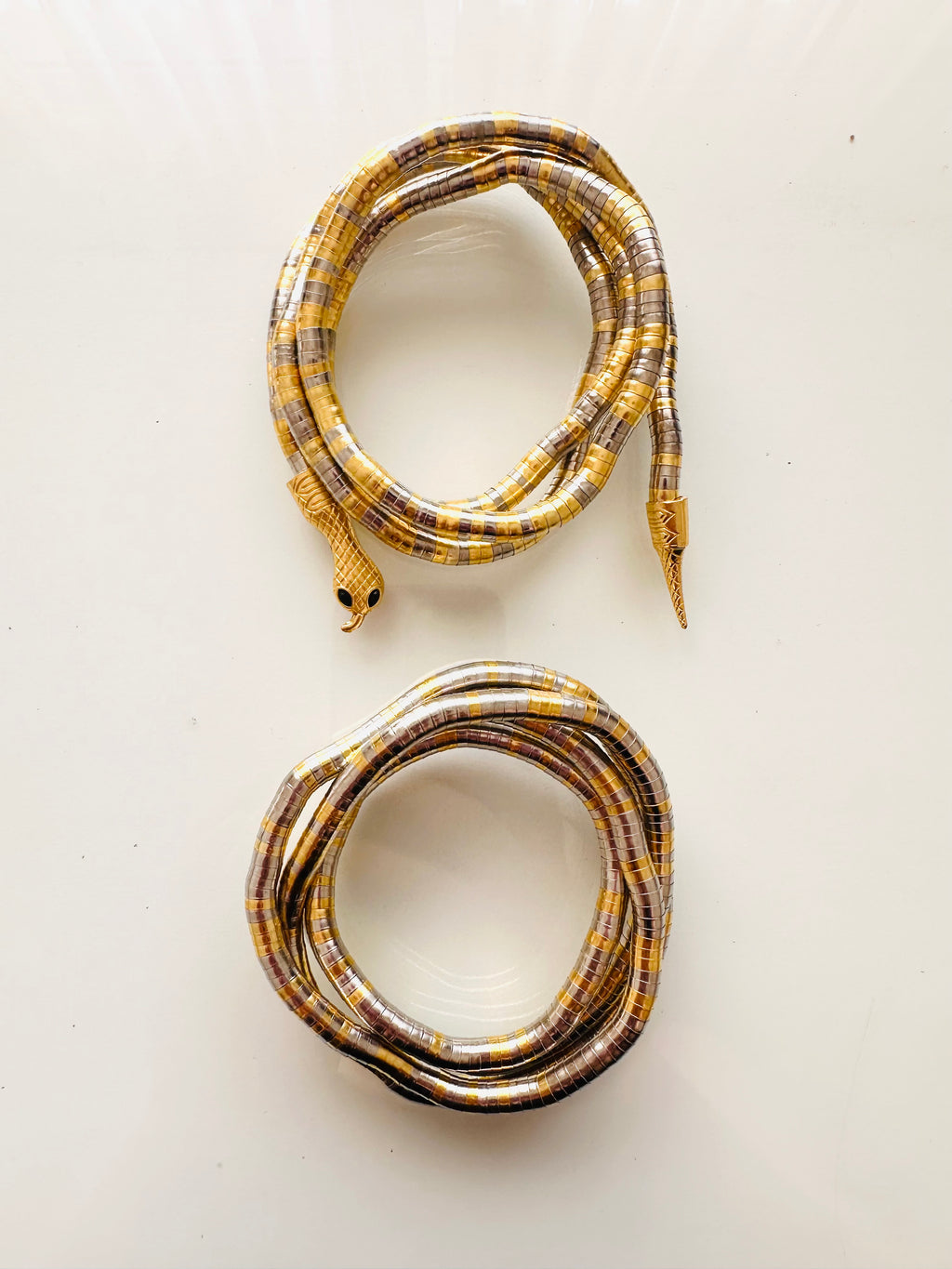 Snake cravat